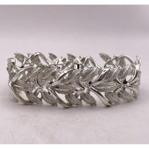 Vintage Coro Signed Textured Leaf Chevron Link Bracelet